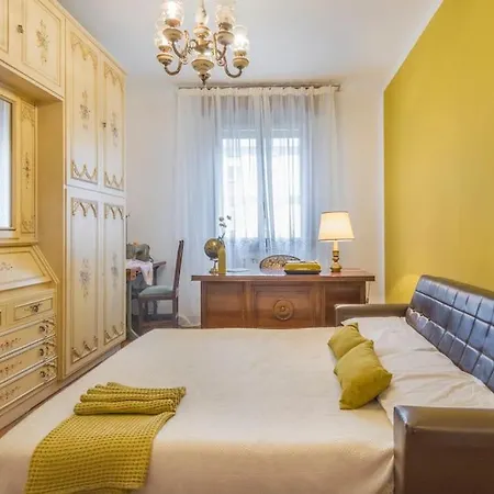 Drake's Royal - Centre & Train Station Appartement Modena