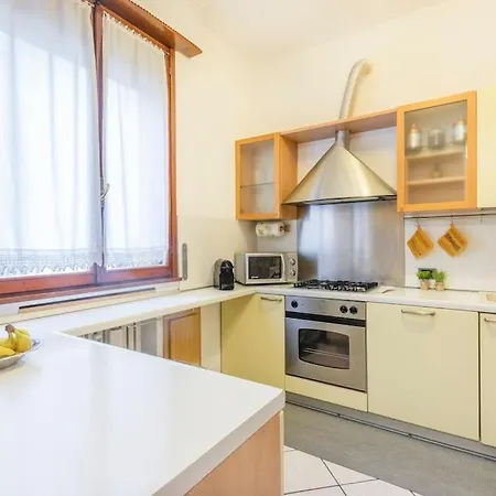 Drake's Royal - Centre & Train Station Appartement Modena