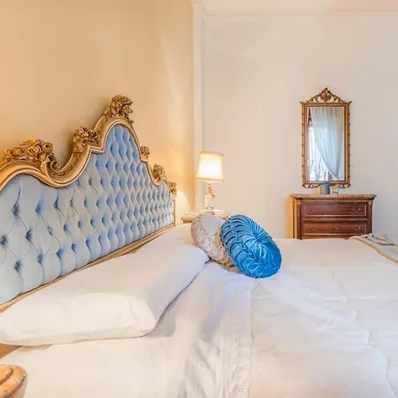 Drake's Royal - Centre & Train Station Modène